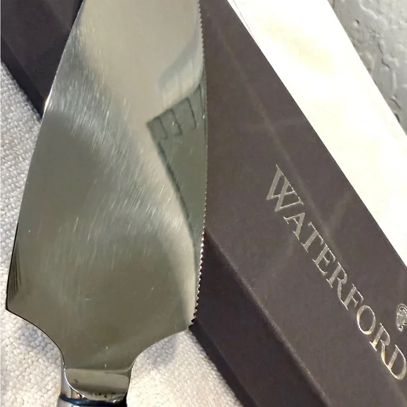 Waterford Crystal Silver Cake Server Absolutely stunning. - Picture 3 of 5